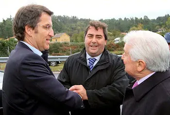 11/11/10. Alberto N&uacute;&ntilde;ez Feij&oacute;o asiste a la feria de Calo en Teo.